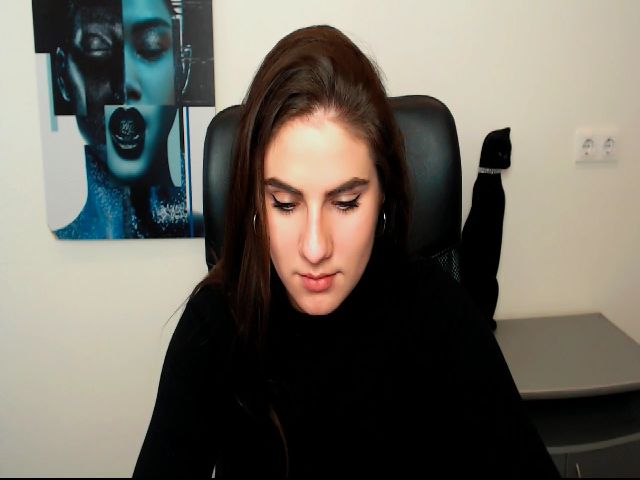 Live sex webcam photo for MollyKiss_ #270857868