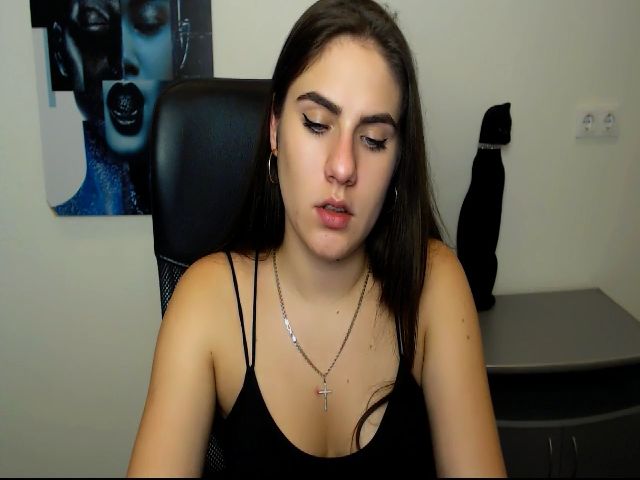 Live sex webcam photo for MollyKiss_ #270859641