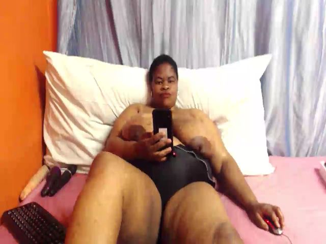 Live sex webcam photo for Sweetnozie #270854788