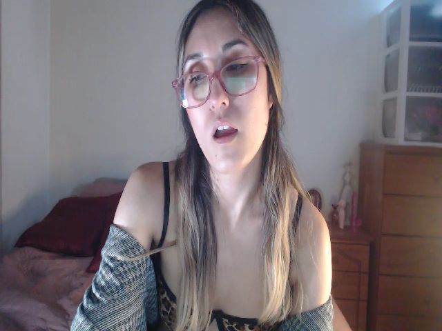 Live sex webcam photo for Ninimoon #270855179