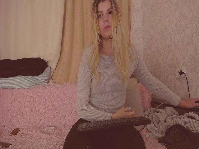 Live sex webcam photo for YouTubad #270859686