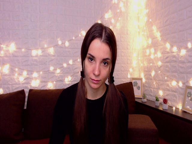 Live sex webcam photo for Holymollyx #270853948