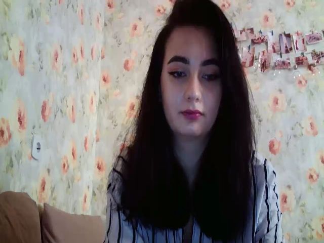 Live sex webcam photo for lolly_hollyy #270854737