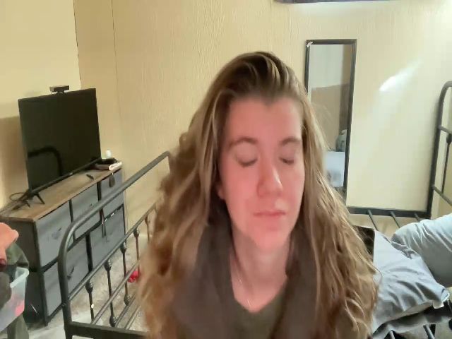 Live sex webcam photo for Trixiegirl3 #270859765