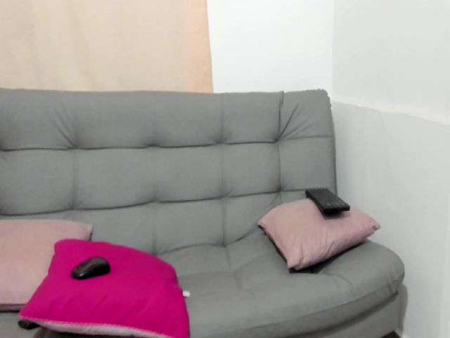Live sex webcam photo for Violet21_ #270849036