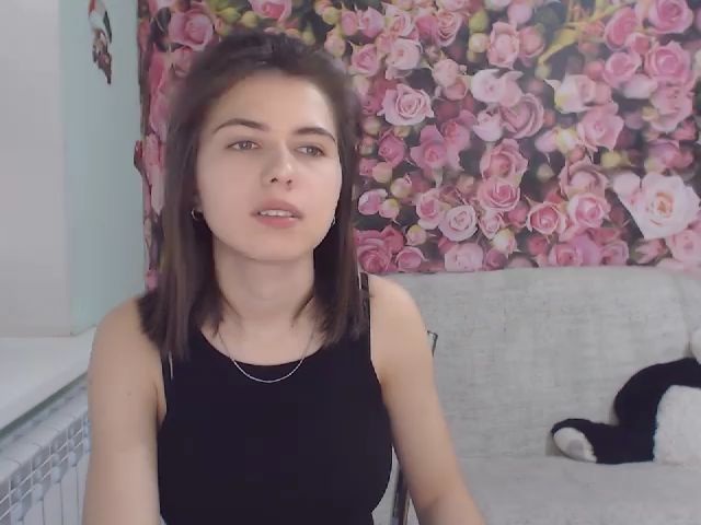 Live sex webcam photo for YourrAngell #270850491
