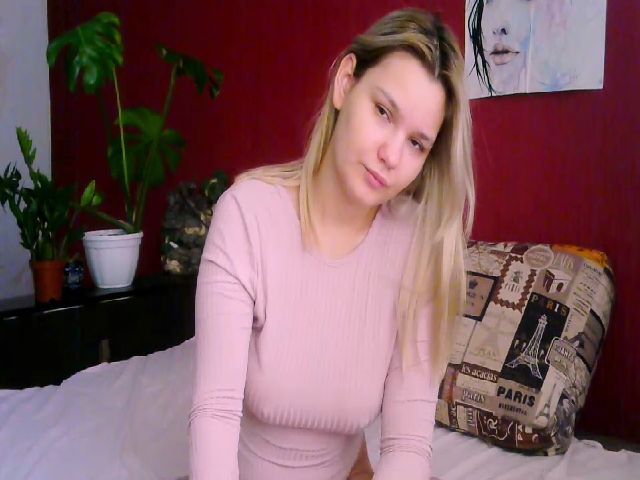 Live sex webcam photo for MsMollyD #270857236