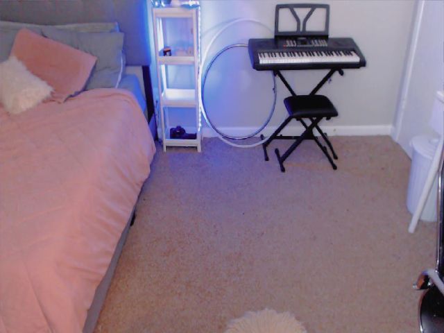 Live sex webcam photo for TiaBear #270850417