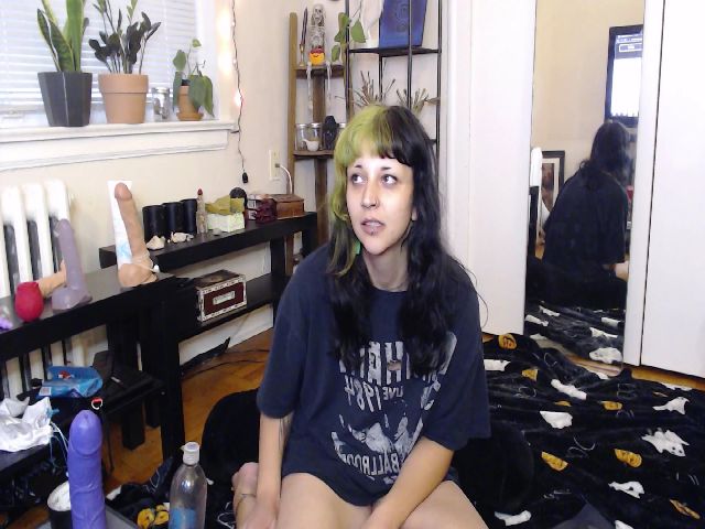 Live sex webcam photo for YourDruidess #270859416