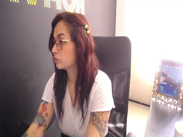 Live sex webcam photo for MissTiara_ #270858768