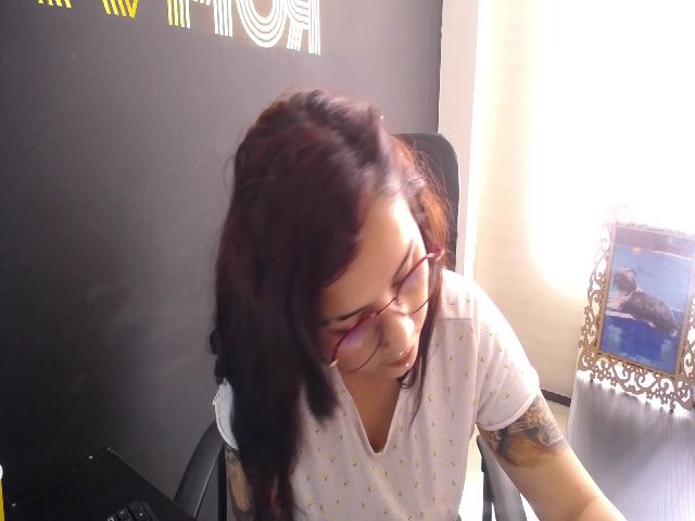 Live sex webcam photo for MissTiara_ #270858960