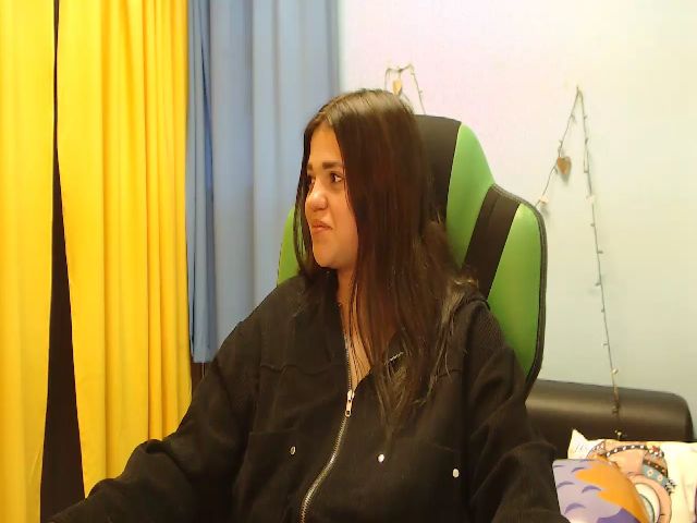 Live sex webcam photo for Emma_One1 #270851128