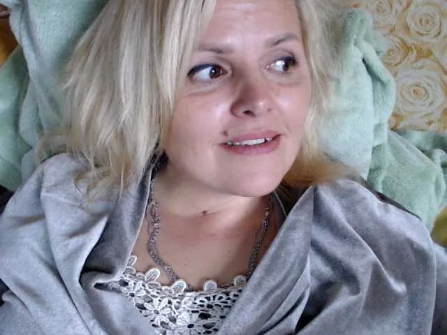 Live sex webcam photo for AngelAlone #270860873