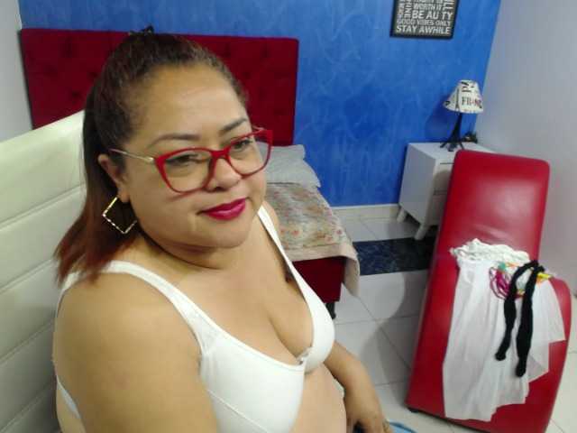 Live sex webcam photo for Samantta-Jone #270862117