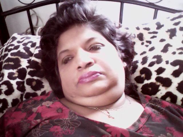 Live sex webcam photo for Indianbarbie3 #270857495