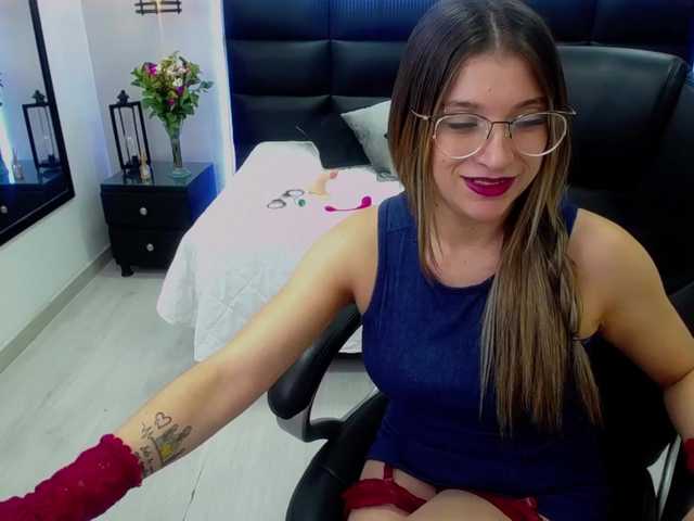 Live sex webcam photo for lauren-bed #270856482