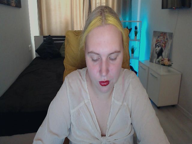 Live sex webcam photo for SweetnessLucy #270857683