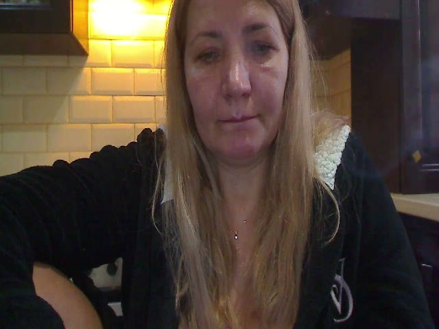 Live sex webcam photo for HeyHeyGrey #270854366