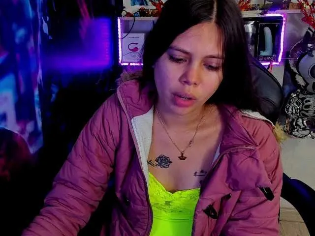 Live sex webcam photo for XCrislerSweet #270856913