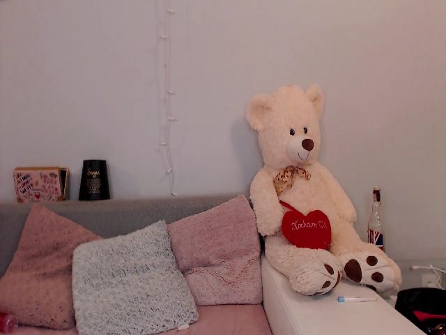 Live sex webcam photo for AliceSkye #270858933