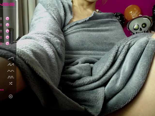 Live sex webcam photo for mia-ben #270847217