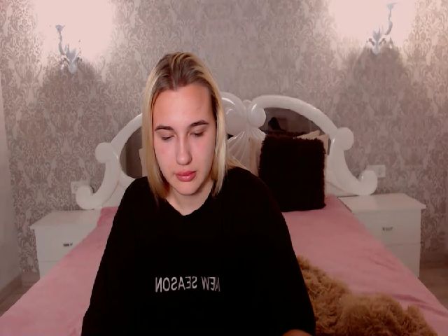 Live sex webcam photo for MariCollins #270849710