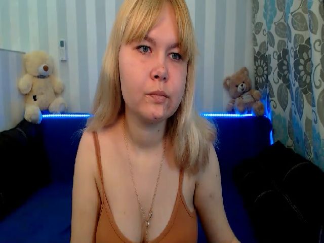 Live sex webcam photo for Helen_Swon #270851742