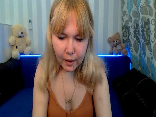 Live sex webcam photo for Helen_Swon #270852844