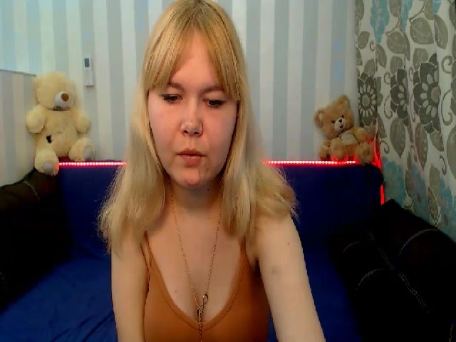 Live sex webcam photo for Helen_Swon #270853488