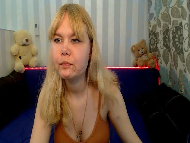 Live sex webcam photo for Helen_Swon #270853778
