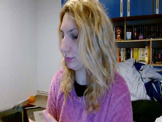 Live sex webcam photo for ClumzyNimpho #270851303