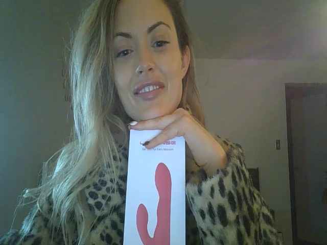 Live sex webcam photo for Fire_Sign1 #270854125