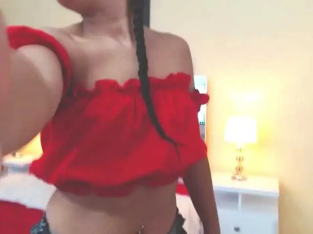 Live sex webcam photo for SabrinaM1 #270861339