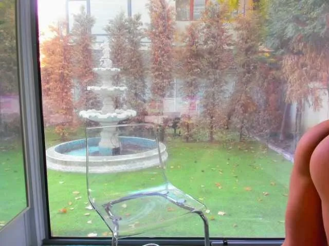 Live sex webcam photo for BeverlyHilton #270852395