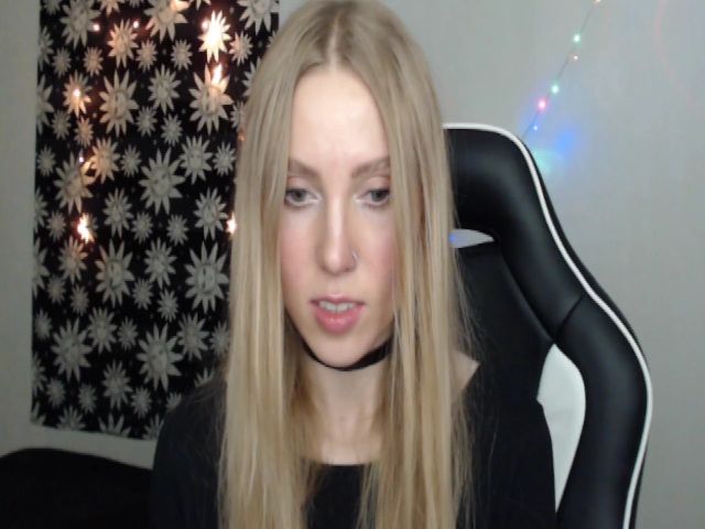 Live sex webcam photo for MagicElfie #270865163