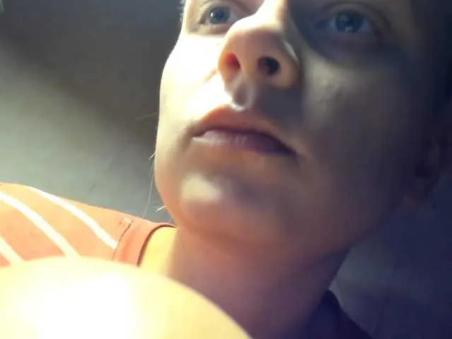 Live sex webcam photo for esterjohns #270865772