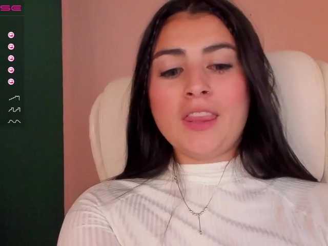 Live sex webcam photo for ZAIA-GODDESS #270879381