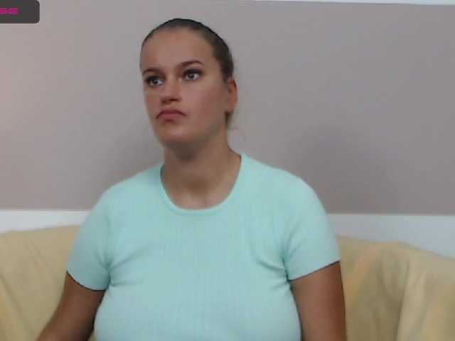 Live sex webcam photo for Roselyn25 #270871432