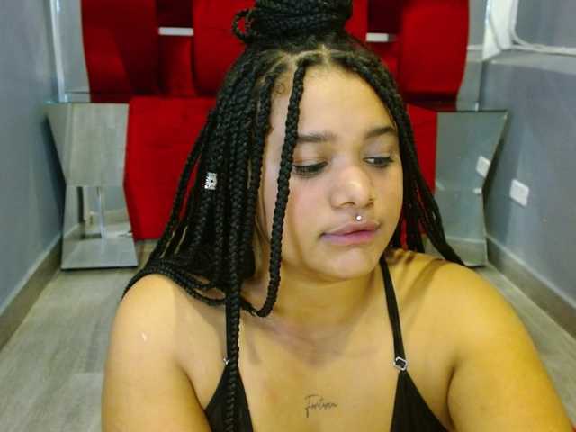 Live sex webcam photo for jamaicaawolf #270866828