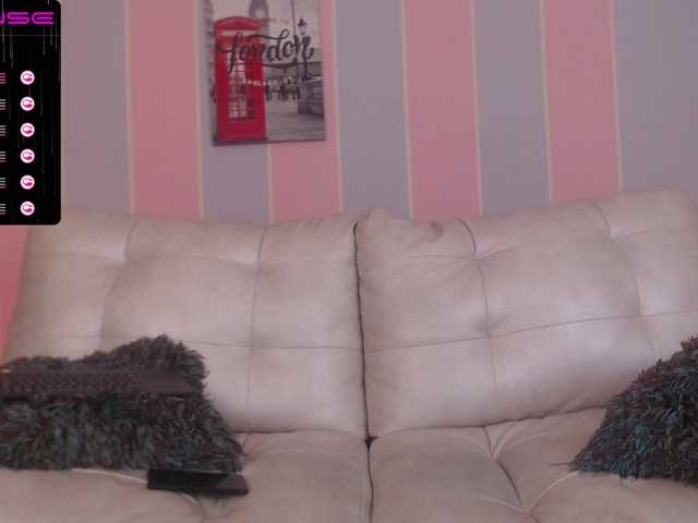 Live sex webcam photo for chloe-rosse #270871733