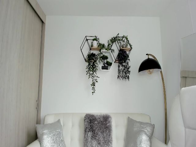 Live sex webcam photo for Marianviolet #270879911