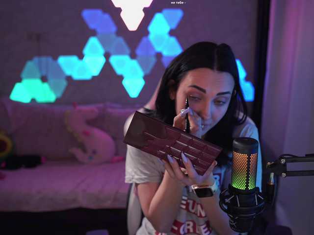 Live sex webcam photo for MalinaBo0m #270878254