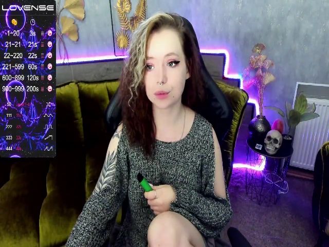 Live sex webcam photo for Helen_Mayer #270880256