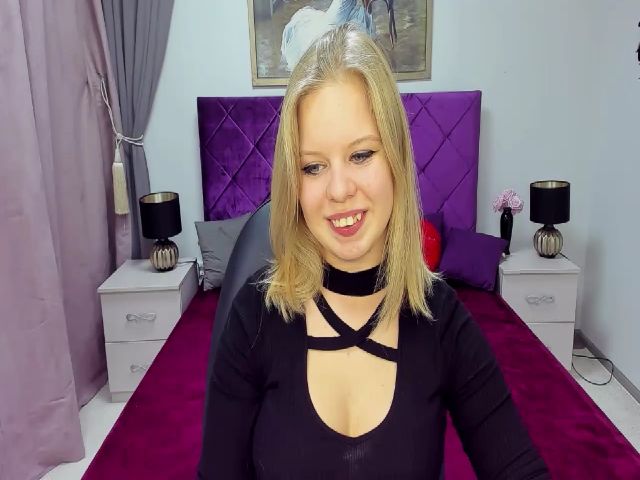 Live sex webcam photo for PinkieTease #270874119