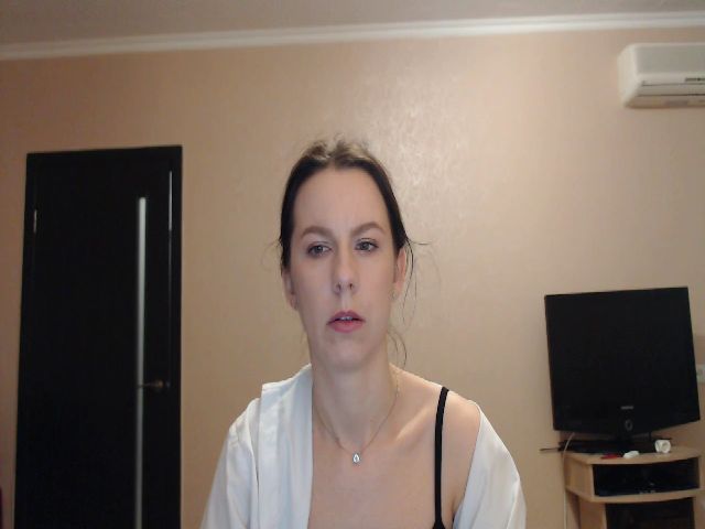 Live sex webcam photo for CandyJylie #270881918