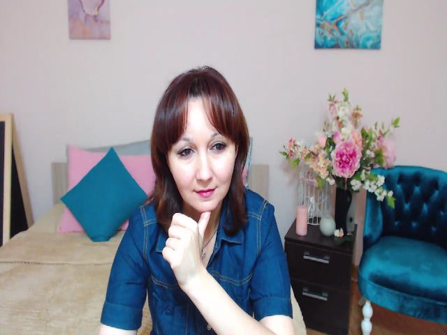 Live sex webcam photo for InLovedMoon #270867848