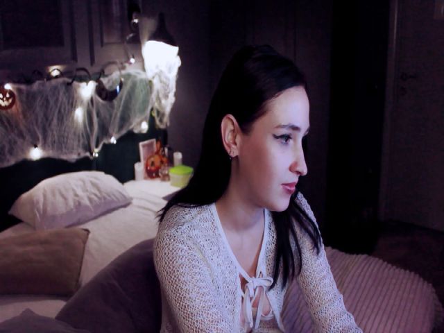 Live sex webcam photo for VictoriaLein #270868606