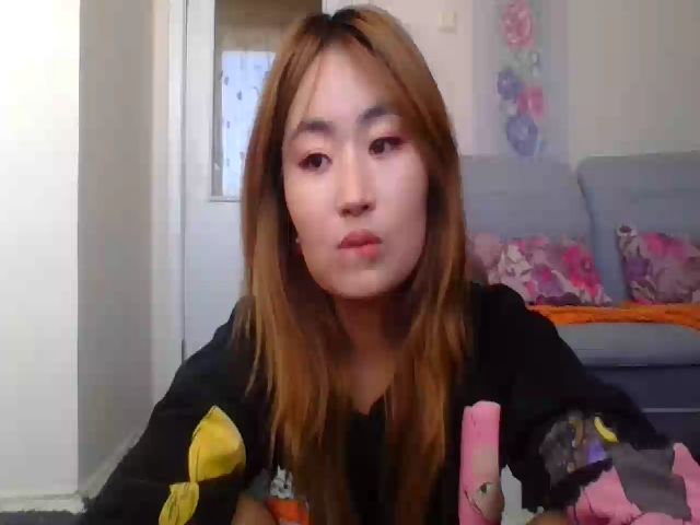 Live sex webcam photo for AsianDoll2000 #270869769