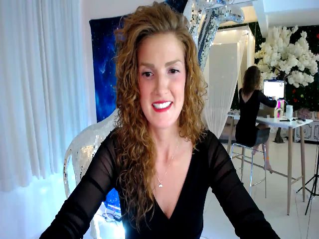 Live sex webcam photo for GingerMFC #270869287