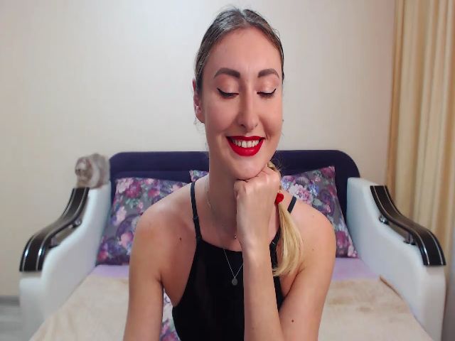 Live sex webcam photo for Veronica_4u #270877374